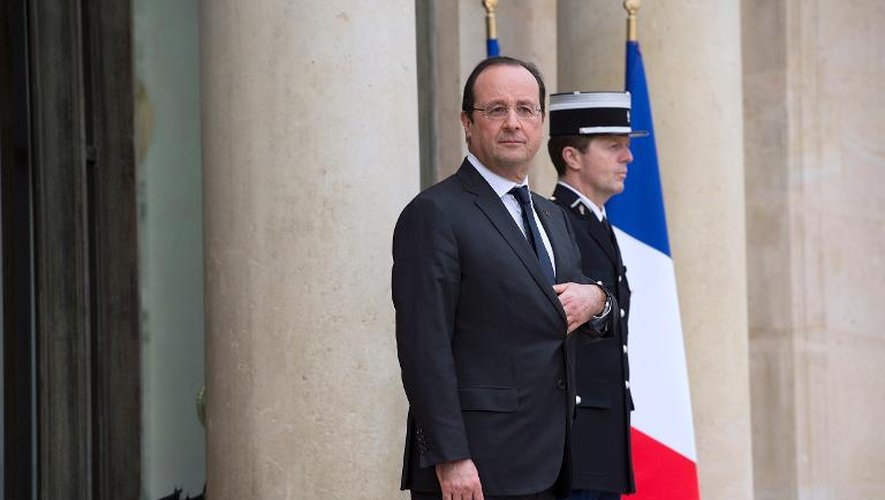 François Hollande le 7 janvier 2014 sur le perron de l'Elysée à Paris
