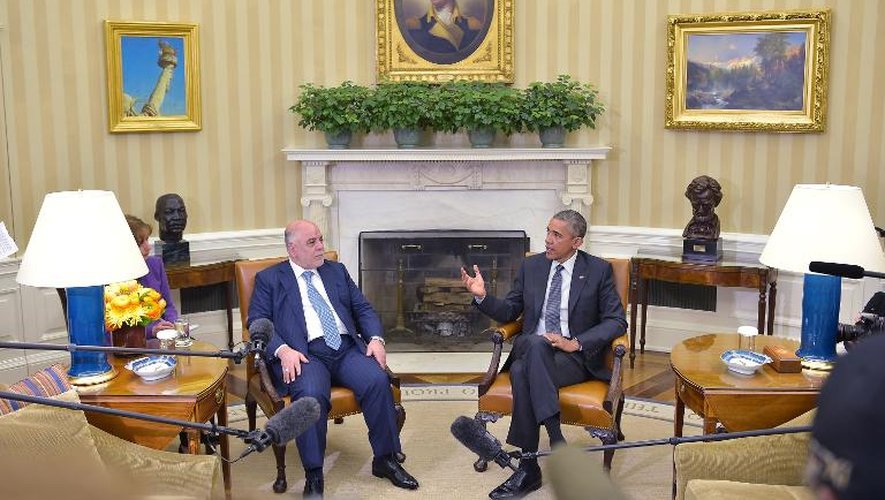 Le président américain Barack Obama reçoit le Premier ministre irakien Haider al-Abadi (g), le 14 avril 2015 à la Maison Blanche