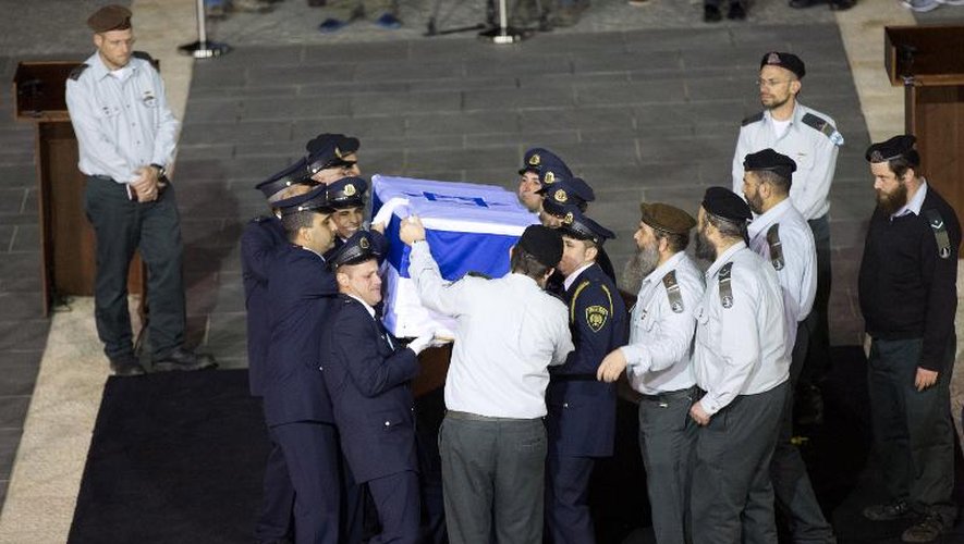 Le cercueil d'Ariel Sharon installé le 12 janvier 2014 à la Knesset à Jérusalem