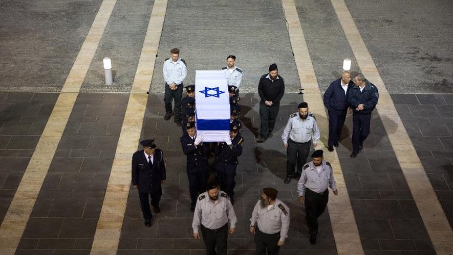 Le cercueil d'Ariel Sharon exposé le 12 janvier 2014 à la Knesset