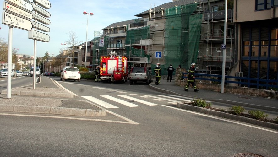 Pompiers, policiers et agents de GrDF sont intervenus ce matin vers 8 h 30 avenue de l'Europe à Rodez.