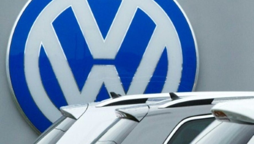 Le logo des voitures Volkswagen, le 29 septembre 2015 chez un distributeur américain de Woodbridge, en Virginie
