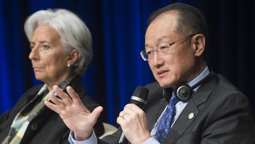 La directrice générale du FMI Christine Lagarde et le Président de la banque mondiale Jim Yong Kim le 13 avril 2015 à Washington