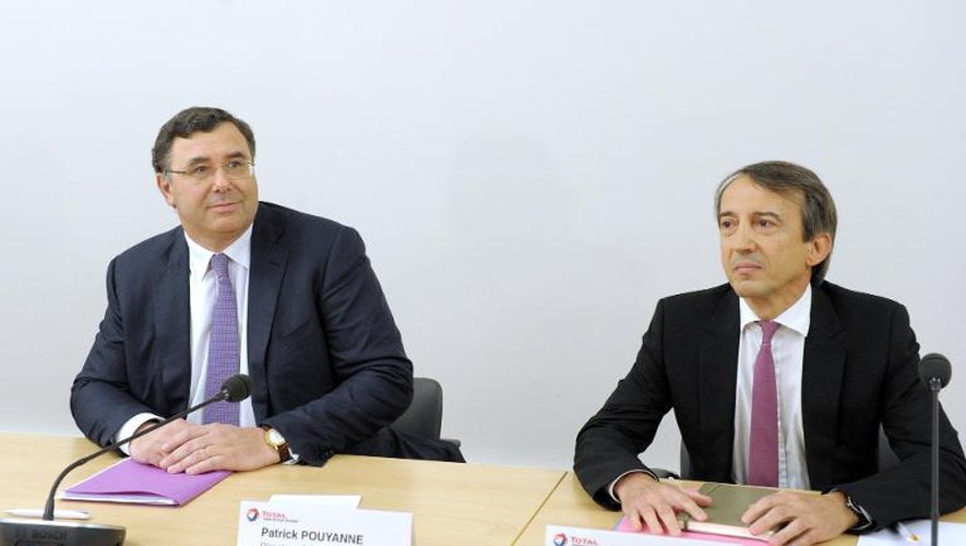Le directeur général de Total, Patrick Pouyanné et le patron de la branche raffinage/chimie du groupe, Philippe Sauquet, le 16 avril 2015