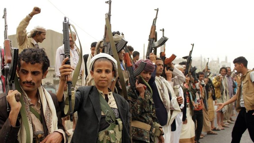 Des soutiens de la milice chiite houthie lors d'une manifestation à Taëz, au Yémen, le 3 avril 2015
