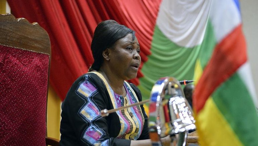 La présidente du CNT Léa Koyassoum Doumta, lors d'une session spéciale pour élire un président par intérim, le 14 janvier 2014 à Bangui