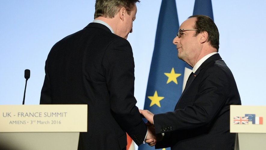 Le premier ministre britannique David Cameron et le président français François Hollande à Amiens dans le nord de la France, le 3 mars 2016