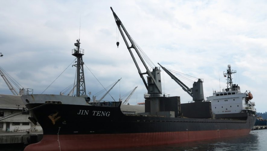 Le cargo nord-coréen Jin Teng le port de Subic, au nord-est de la capitale Manille, le 4 mars 2016