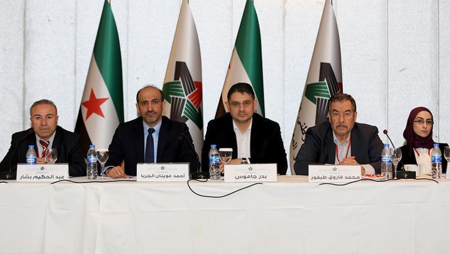 Photo fournie par le Conseil national syrien montrant ses dirigeants participant à une assemblée générale le 18 janvier 2014 à Istanbul
