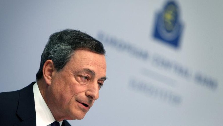 Le président de la BCE Mario Draghi donne une conférence de presse à Francfort, le 15 avril 2015