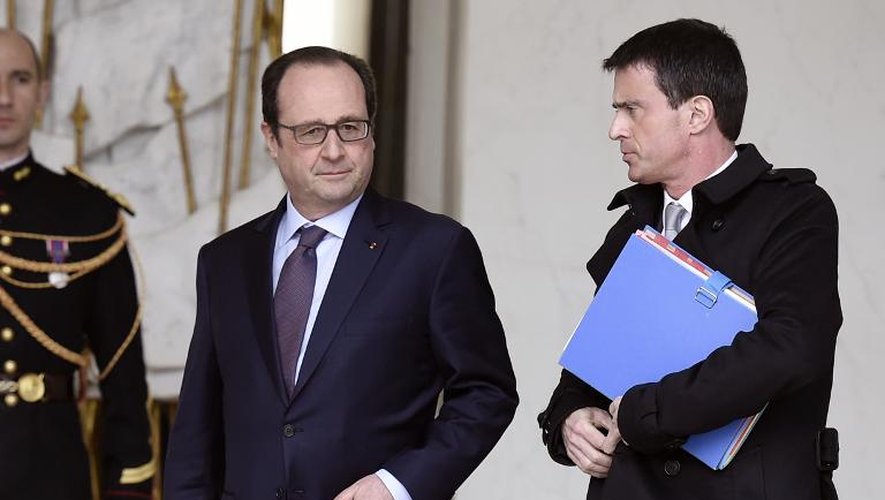 François Hollande et Manuel Valls le 1er avril 2015 sur le perron de l'Elysée à Paris