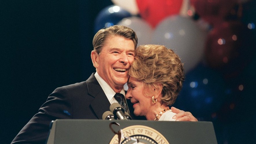 Nancy Reagan et son mari, alors président des Etats-Unis, Ronald Reagan, le 15 août 1988 à la Nouvelle-Orléans