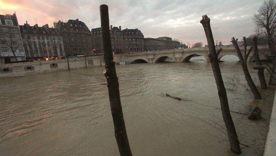 La Seine en crue le 29 décembre 1999 à Paris