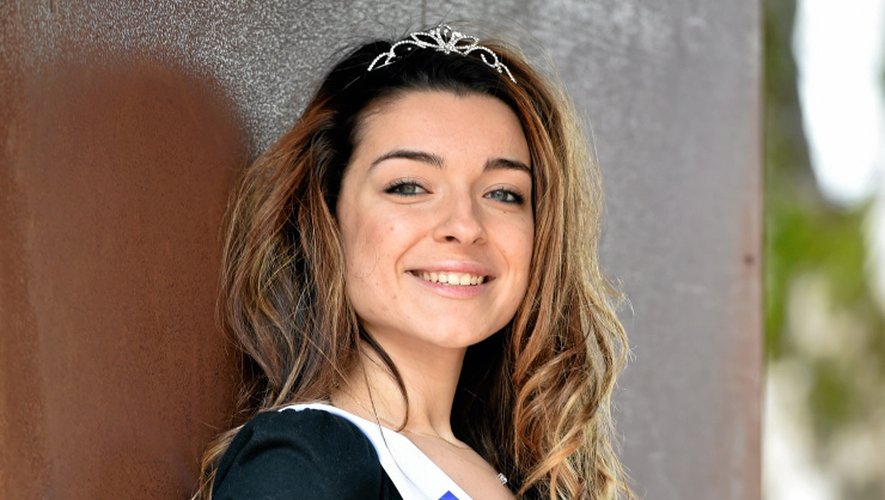 Âgée de 20 ans, la jeune fille est originaire de Saint-Côme-d’Olt. Vendredi soir à Capdenac-Gare, elle a été élue Miss Aveyron. Pour suivre son actualité sur Facebook : Émeline Bourgoin Miss Aveyron 2016.