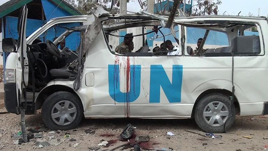 Un minibus de l'ONU a été la cible d'une attaque par les islamistes shebab, faisant au moins six morts le 20 avril 2015, dans la ville de Garowe, au nord de la Somalie