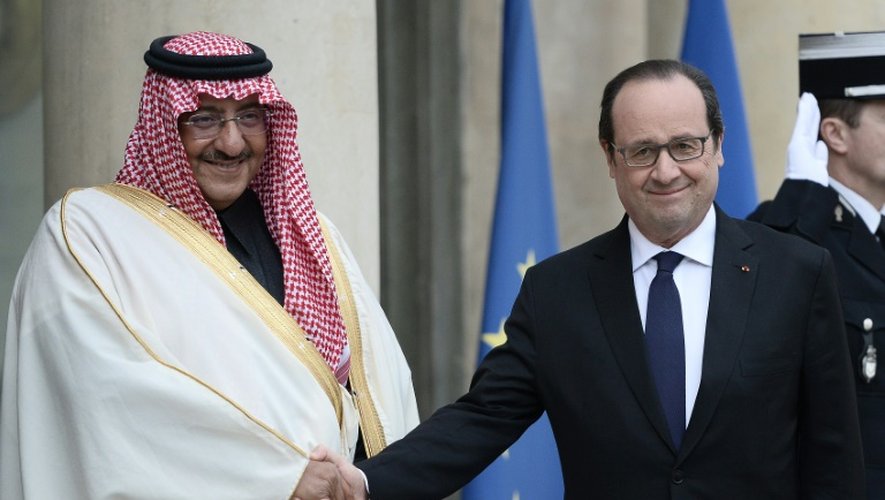 Le président François Hollande accueille le le prince héritier saoudien Mohammed ben Nayef, à l'Elysée le 4 mars 2016
