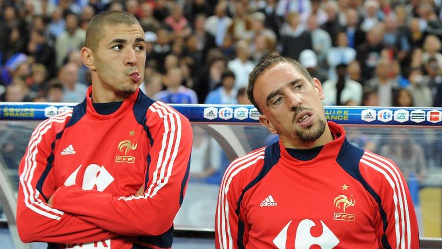 Karim Benzema (g) et Franck Ribéry (d) au Stade de France à Saint-Denis le 5 septembre 2009