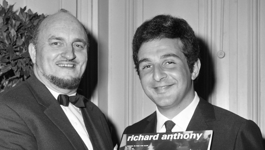 Idole des années 1960, le chanteur Richard Anthony, interprète du tube "J'entends siffler le train", est décédé dans la nuit de dimanche à lundi des suites d'une longue maladie dans les Alpes-Maritimes, à 77 ans.