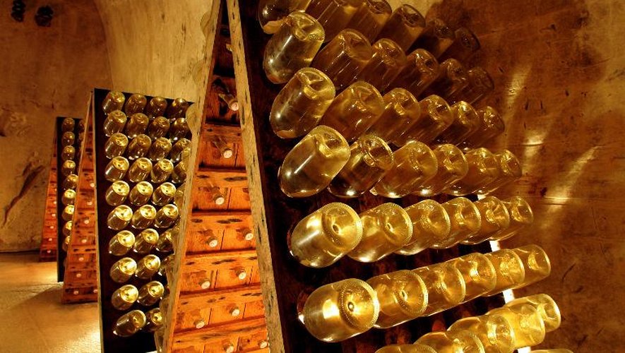Des bouteilles de champagne français vieilles de 170 ans retrouvées dans l'épave d'un navire dans la mer Baltique en 2010 ont été goûtées et analysées par des scientifiques qui les ont trouvées très bien préservées