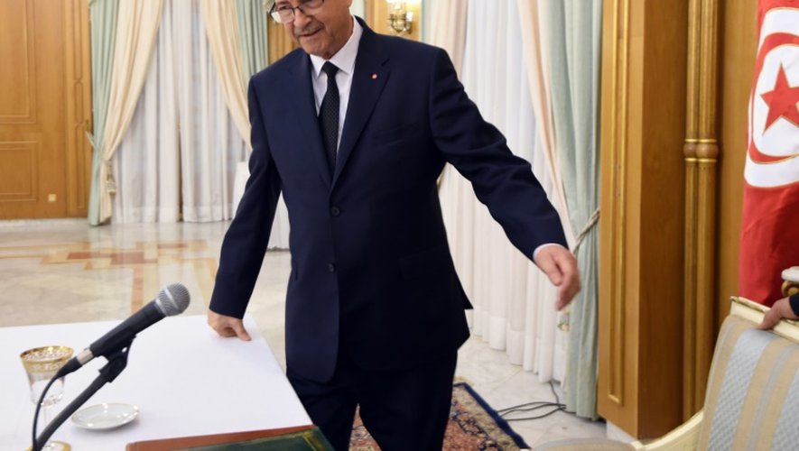 Le Premier ministre tunisien Habib Essid, le 8 mars 2016 à Tunis, au lendemain des attaques de jihadistes dans le sud-est du pays, à la frontière avec la Libye