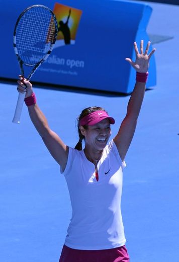 La Chinoise Li Na remporte le match contre la Canadienne Eugenie Bouchard à l'Open d'Australie, le 23 janvier 2014 à Melbourne