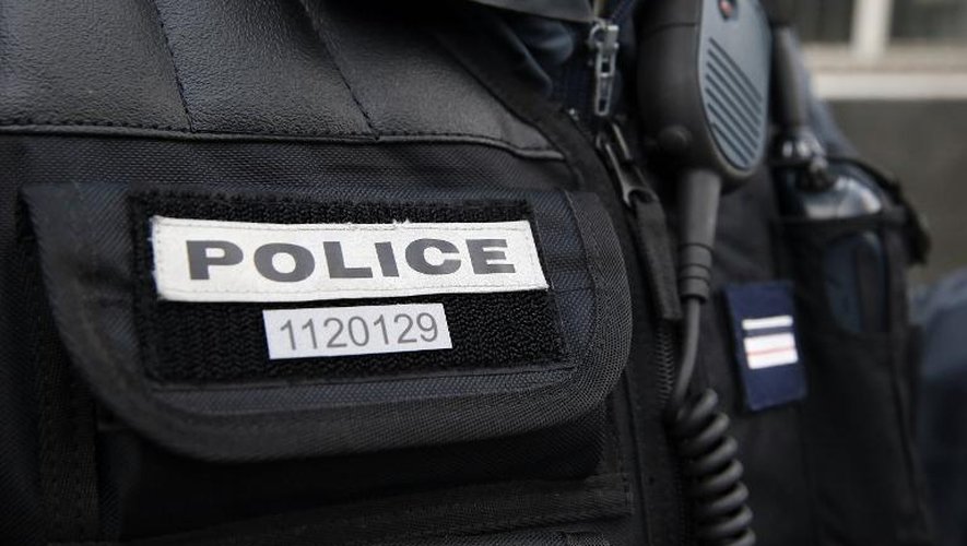Un policier en patrouille à Sarcelles, près de Paris