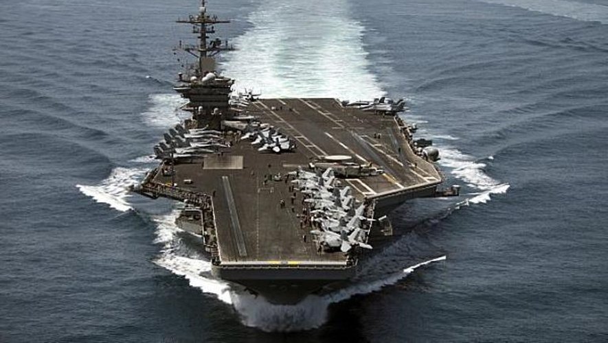 Le porte-avions américain USS Theodore Roosevelt s'approche des côtes yéménites, le 21 avril 2015