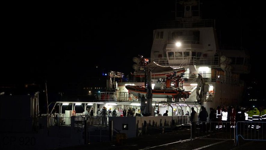 Arrivée le 20 avril 2015 dans le port de Catane des survivants du naufrage en Méditerranée