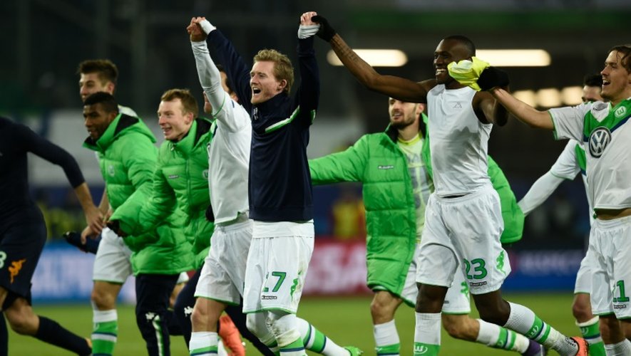 Les joueurs de Wolfsburg fêtent leur qualification contre La Gantoise, en Ligue des champions, le 8 mars 2016 à la Volkswagen Arena