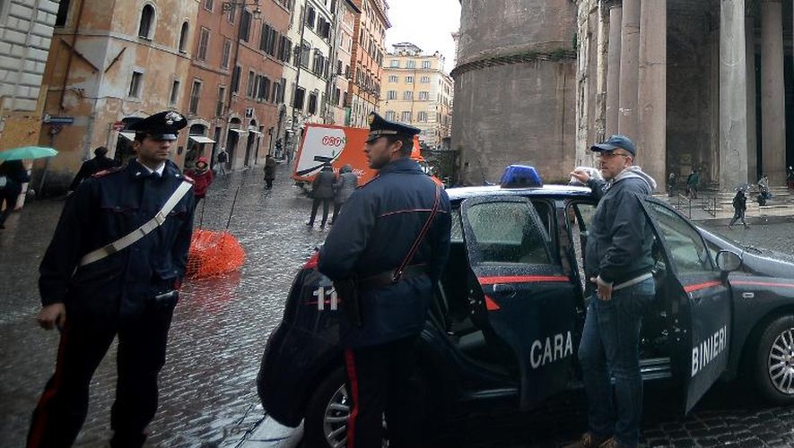 Des policiers italiens à Rome