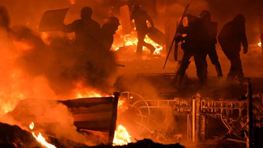 Heurts entre manifestants et forces de l'ordre dans la nuit du 24 au 25 janvier 2014 à Kiev