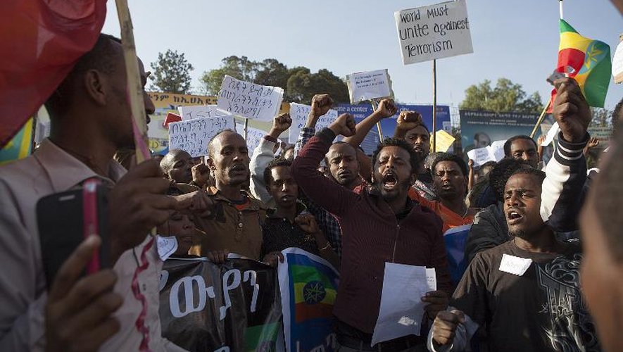 Des Ethiopiens participent le 22 avril 2015 à Addis Abeba à une manifestation organisée par le pouvoir contre le groupe Etat islamique