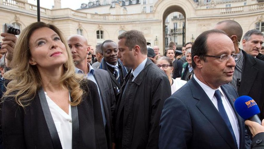 Valérie Trierweilet et François Hollande le 14 septembre 2013 dans la cour de l'Elysée à l'occasion de la journée du patrimoine