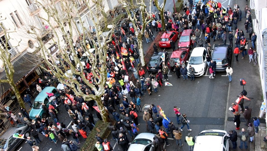 A Rodez, la mobilisation s'est concentrée devant le siège du parti socialiste et la permanence du député Censi.