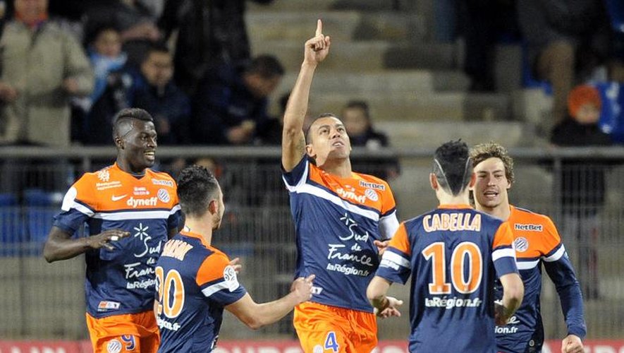 Les joueurs de Montpellier fêtent le but de Vitorino Hilton contre Nice, le 25 janvier 2014 à La Mosson
