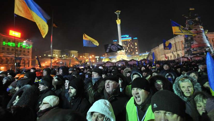 Manifestants place de l'Indépendance dans la nuit du 25 au 26 janvier 2014 à Kiev