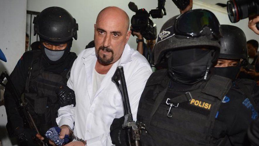 Serge Atlaoui est escorté au tribunal de Tangerang en Indonésie le 11 mars 2015