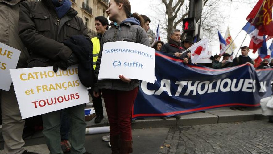 Des Catholiques dans le défilé "Jour de colère" contre le pouvoir, le 26 janvier 2014 à Paris