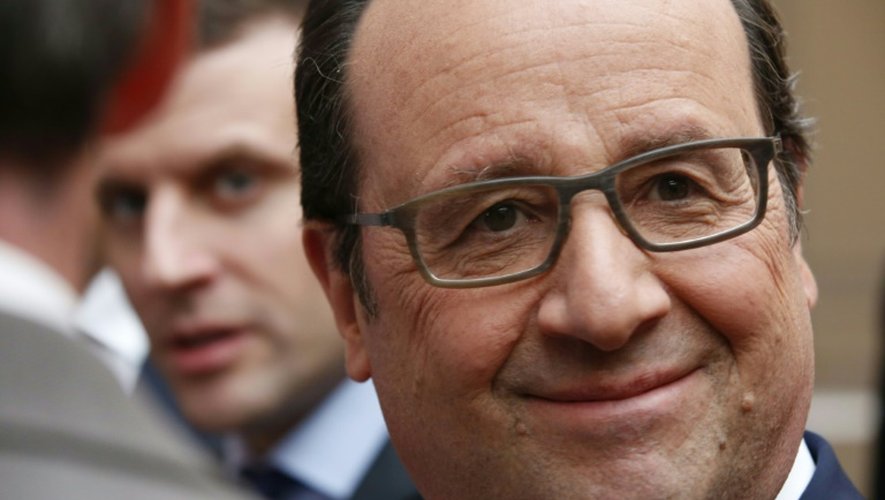 Le ministre de l'Economie Emmanuel Macron et le président François Hollande le 2 mars 2016 à l'Elysée à Paris