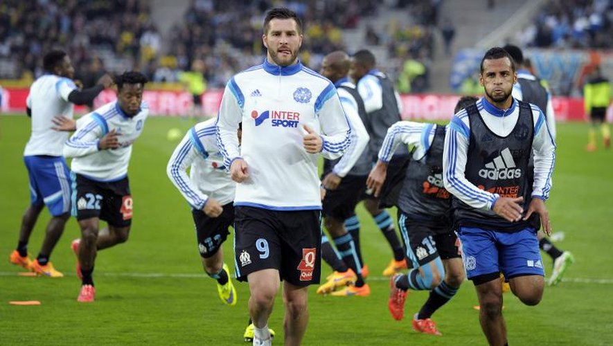 Les joueurs de Marseille à l'échauffement avant un match contre Nantes, le 17 avril 2015 à La Beaujoire