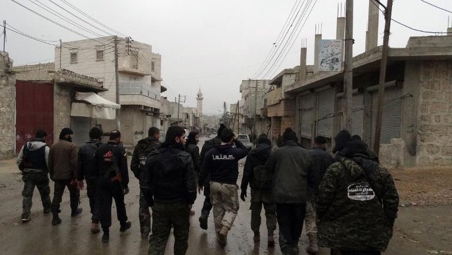 Des combattants de la brigade Ahrar Al-Sham qui appartient au front islamique, le 27 janvier 2014 à Alep