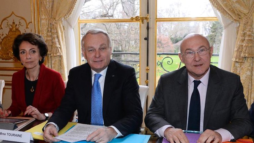 Marisol Touraine, Jean-Marc Ayrault et Michel Sapin le 27 janvier 2014 à Matignon  lors d'une réunion avec les partenaires sociaux