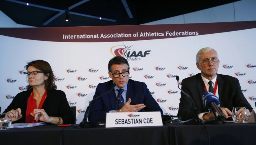 Le patron de l'IAAF Sebastian Coe tient une conférence de presse à l'issue de la réunion du conseil de l'instance à Monaco, le 11 mars 2016