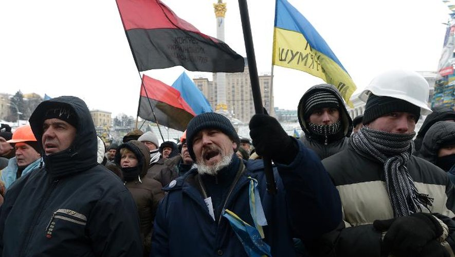 Des manifestants ukrainiens place de l'Indépendance à Kiev, le 28 janvier 2014