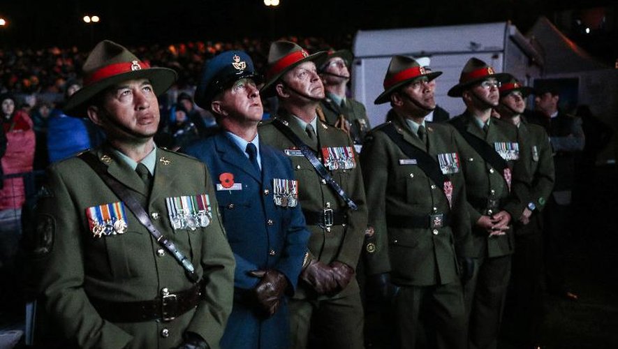 Des soldats de l'armée néo-Zélandaise lors des cérémonies commémorant le 100e anniversaire de la bataille de Gallipoli durant la 1re Guerre Mondiale, le 25 avril 2015 en Turquie