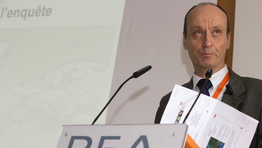Le directeur du BEA Remy Jouty s'exprime lors d'une conférence de presse au Bourget le 13 mars 2016