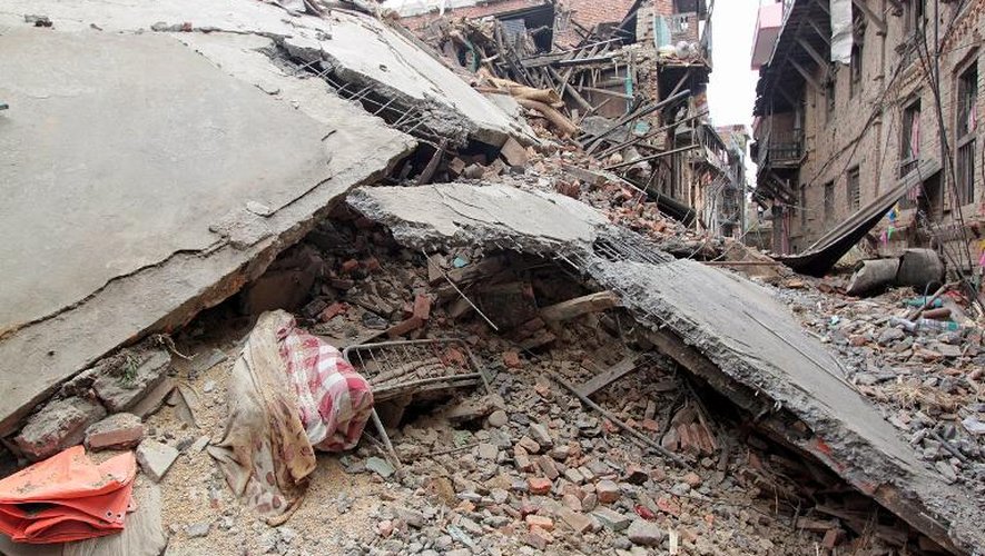 Immeubles en ruine après le séisme le 26 avril 2015 à Khokana dans la vallée de Katmandou
