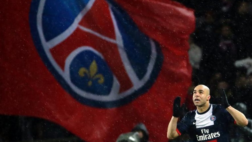 Le Parisien Alex Costa célèbre son but marqué contre Bordeaux en Ligue 1, le 31 janvier 2014 au Parc des Princes