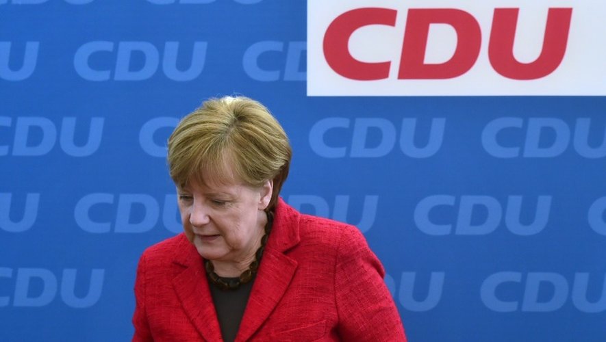 La chancelière allemande Angela Merkel arrive au siège de son parti, le CDU, le 14 mars 2016