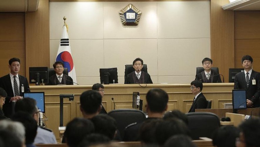 Audience du procès du naufrage du Sewol, à Gwangju en Corée du Sud, le 28 avril 2015